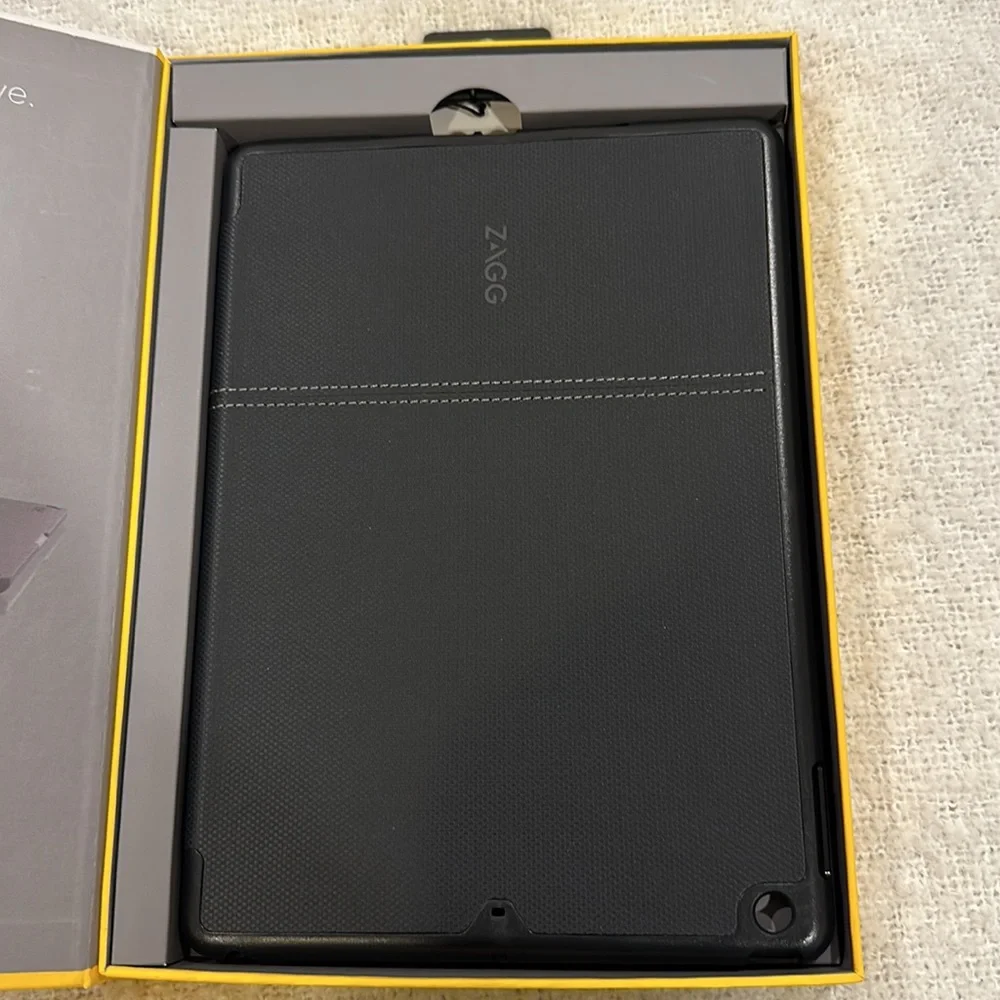 Zag folio keypad for iPad 2017 version